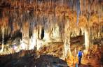 Grande galeria na caverna de São Mateus, no P. E. de Terra Ronca, região de São Domingos - GO